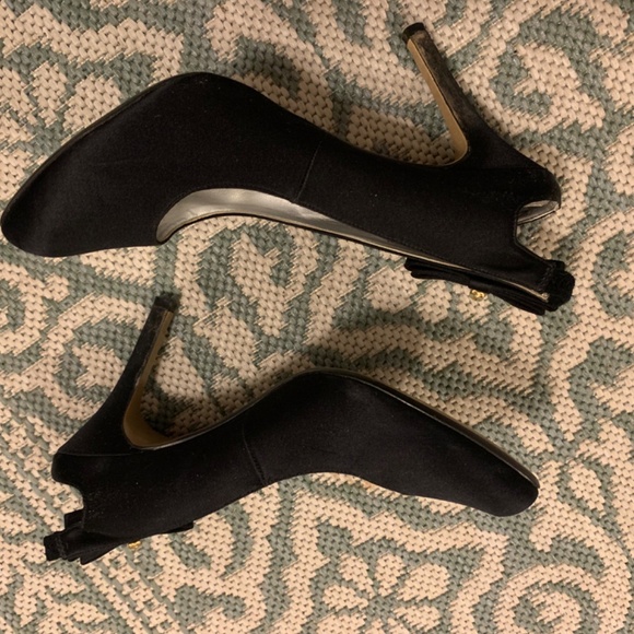 Adrienne Vittadini Satin Pumps with Jewel - Picture 5 of 6